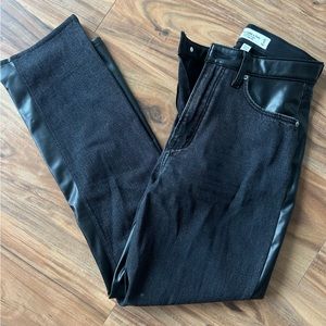 Abercrombie & Fitch Ultra High Rise Ankle straight black denim/leather